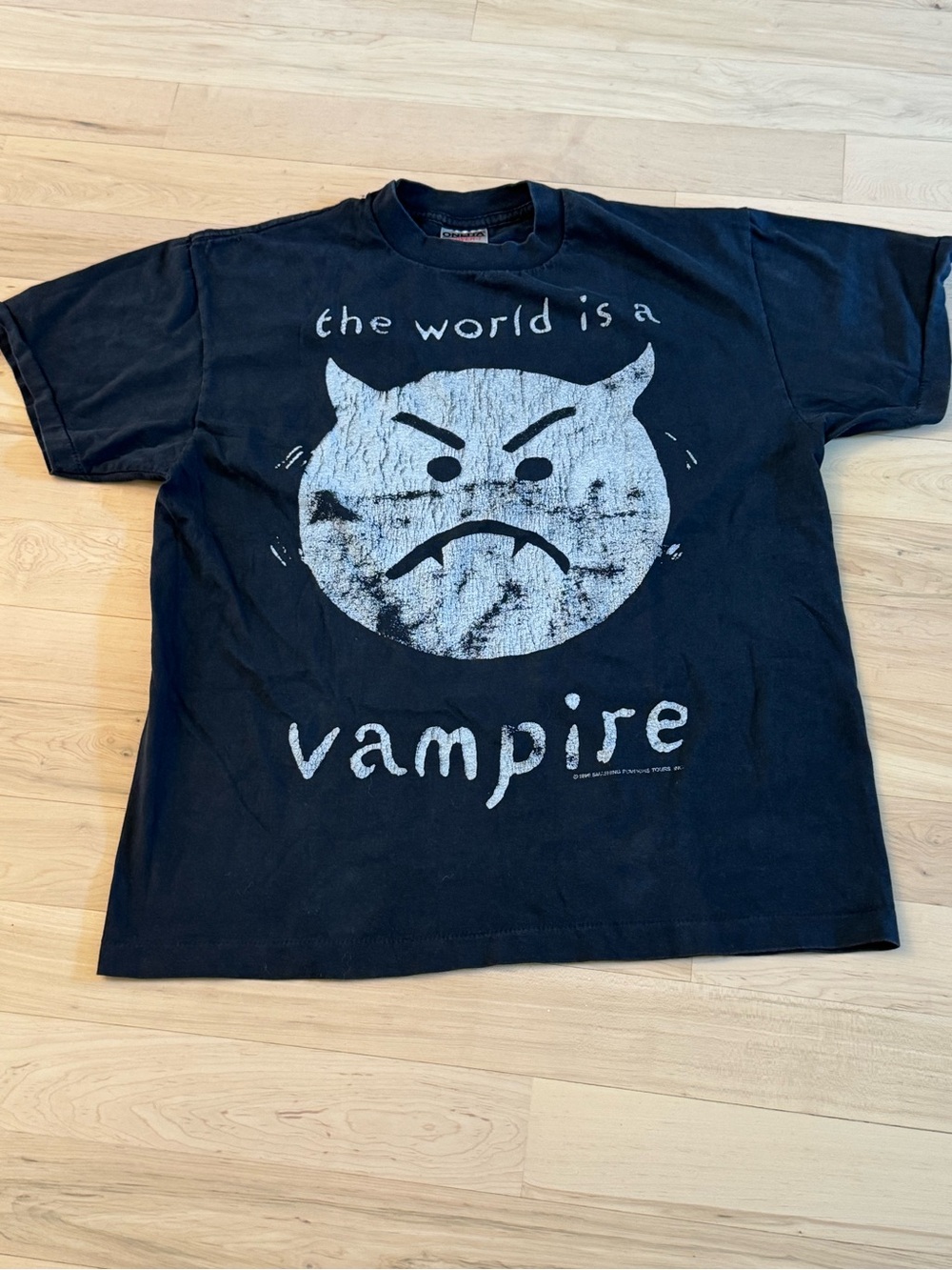Vintage 90s Smashing Pumpkins The World Is A Vampire 1996 Tour Tee T-Shirt-L